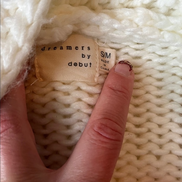 Floral Embroidered White Cardigan Sweater - Picture 5 of 7